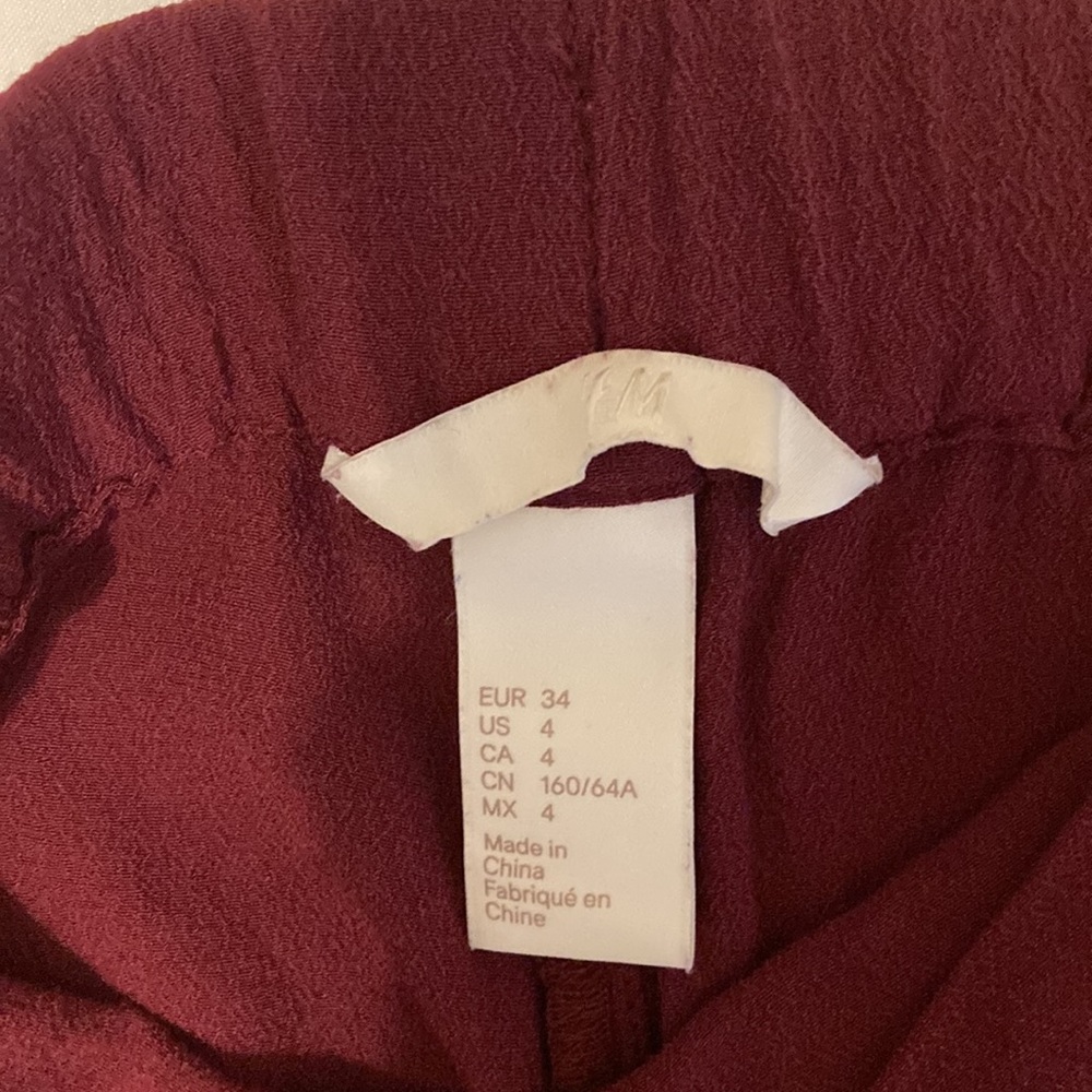 H&M Ruffle Shorts - Picture 5 of 6